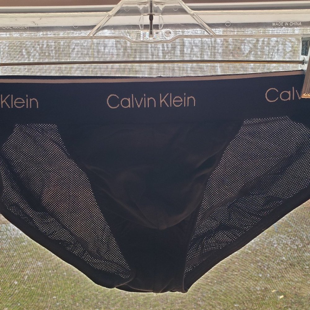RARE VTG Calvin Klein Mens Mesh Pro-Air Sport Brief Black MEDIUM String Bikini